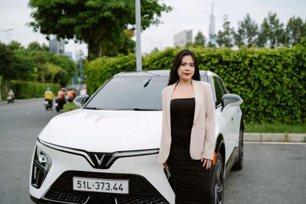 Gen Z mua 5 xe VinFast kinh doanh cho thuê: ‘Thử xe điện rồi, nhiều người không còn muốn dùng xe xăng nữa