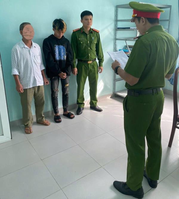 Vướng lao lý vì yêu thiếu nữ tuổi Teen