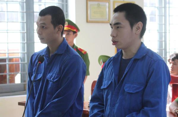 Phu đá vào… nhà đá