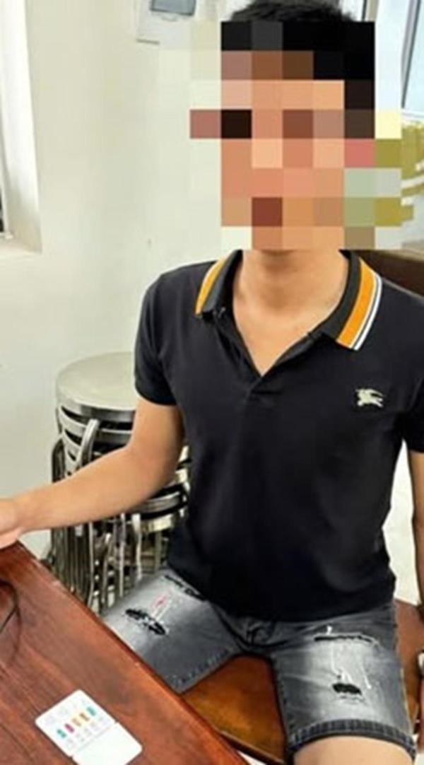 Kiểm tra lòi ra con nghiện