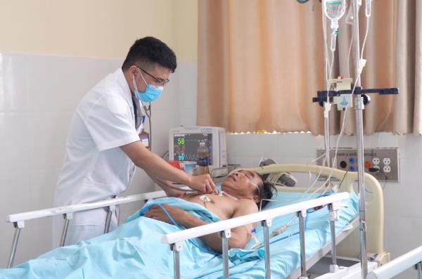 3 ngư dân bị ngộ độc nặng do ăn cá nóc