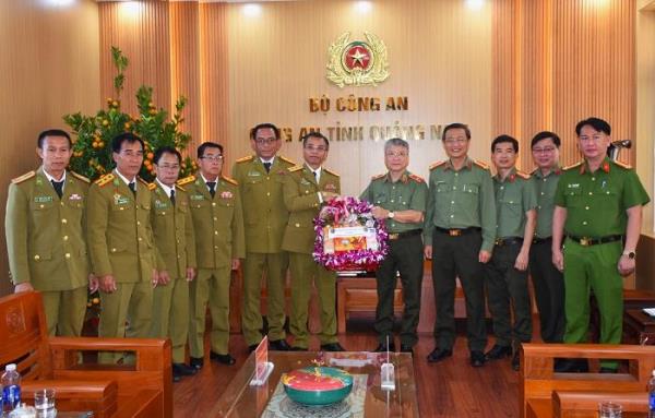 Đoàn công tác Công an tỉnh Sê Kông thăm, chúc Tết Công an và Bộ đội biên phòng tỉnh Quảng Nam