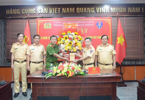 Lãnh đạo Công an thành phố gặp mặt, chúc mừng ngày truyền thống lực lượng Cảnh sát giao thông