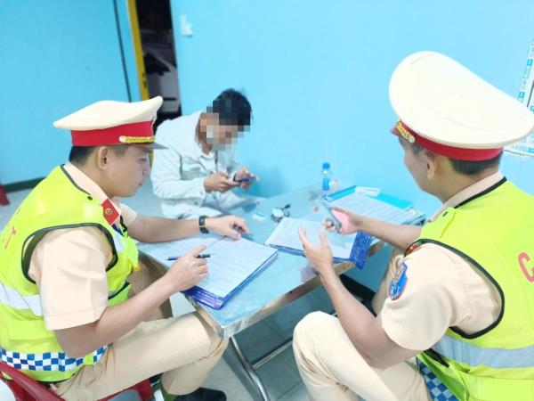 Kiểm tra ma men ra con nghiện