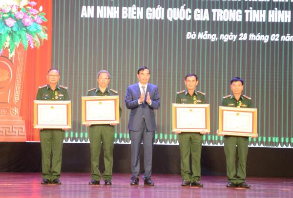 Biểu dương các tập thể, cá nhân có thành tích xuất sắc trong thực hiện ngày Biên phòng toàn dân giai đoạn 2019-2024