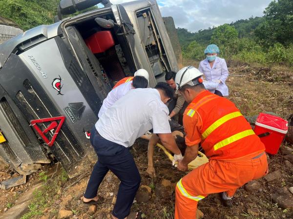 Lại xảy ra TNGT trên đường La Sơn – Tuý Loan, tài xế tử vong tại chỗ
