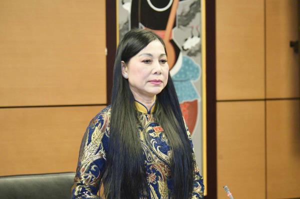 Tạm đình chỉ nhiệm vụ, quyền hạn của đại biểu Quốc hội đối với bà Hoàng Thị Thúy Lan