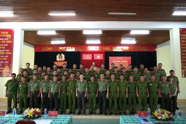 Mở lớp bồi dưỡng kiến thức mới, kiến thức nâng cao cho Phó Trưởng Công an xã