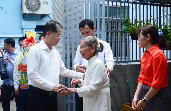 Dấu ấn xây dựng Đảng và an sinh xã hội