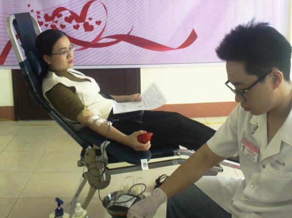 Nữ bác sĩ hết lòng vì bệnh nhân