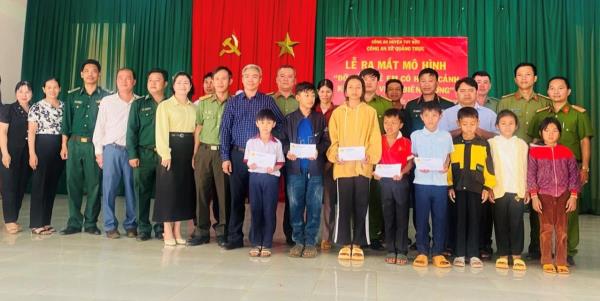 Công an xã Quảng Trực ra mắt mô hình Đỡ đầu trẻ em có hoàn cảnh khó khăn vùng biên