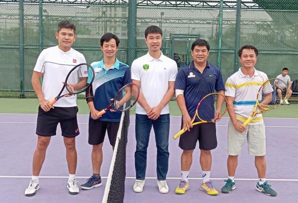 Khởi tranh giải Tennis doanh nhân Đà Nẵng mùa xuân 2024