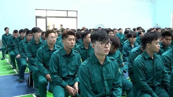 Hơn 280 dân quân tự vệ tham gia đợt huấn luyện đầu năm