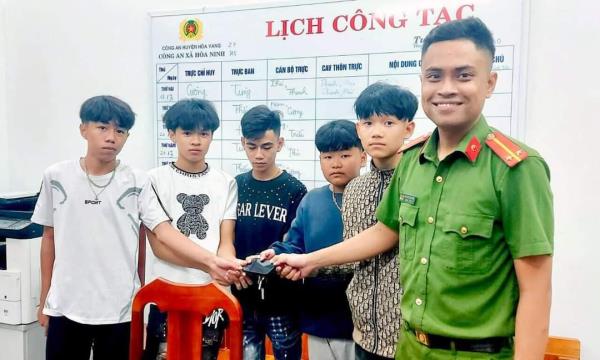 Hoan hô các em học sinh ở Hòa Ninh…