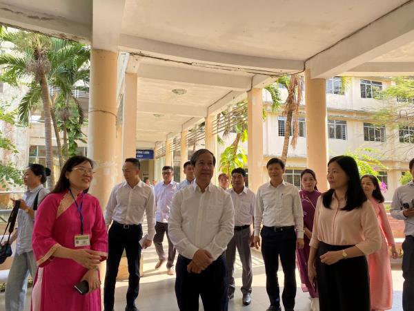 Bộ Trưởng Bộ Giáo dục và Đào tạo Nguyễn Kim Sơn: Trường chuyên đóng góp phát hiện bồi dưỡng nhân tài cho đất nước