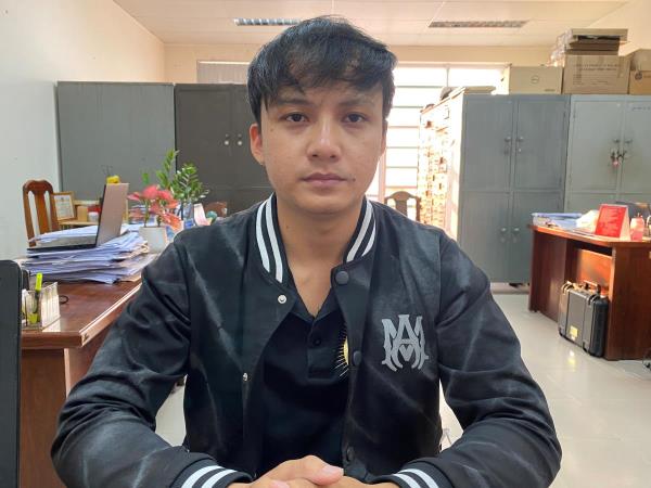 Bắt nhóm đối tượng lên mạng đoạt phây lừa tiền