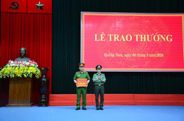 Khen thưởng đột xuất thành tích phá chuyên án ma túy