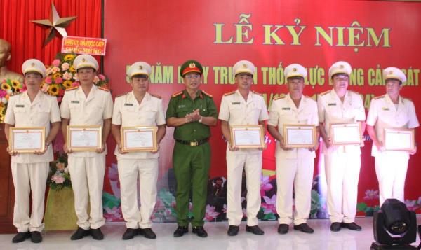 Kỷ niệm trọng thể 50 năm Ngày Truyền thống lực lượng Cảnh sát cơ động