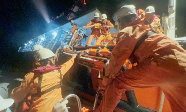 Bàn giao thi thể thuyền viên Philippines tử vong trên biển