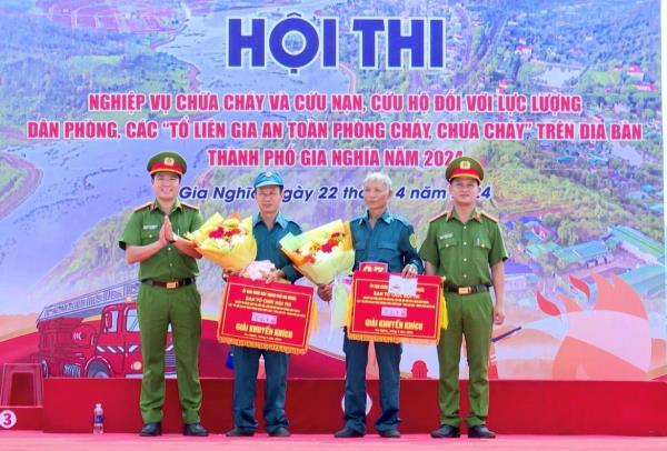 Sôi nổi Hội thi nghiệp vụ chữa cháy và CNCH ở thành phố Gia Nghĩa