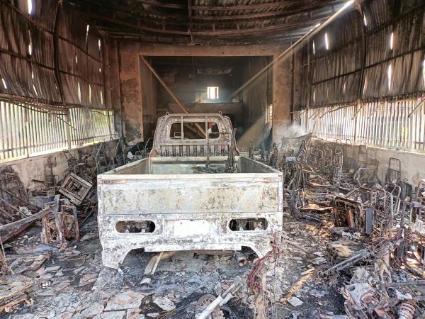 Cháy xưởng sản xuất ghế nệm ô-tô