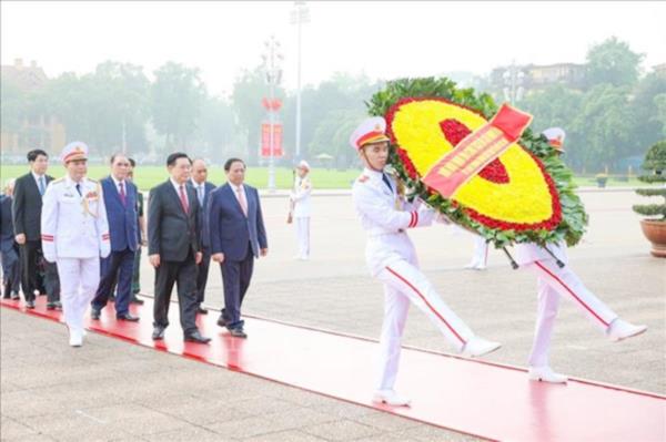 Lãnh đạo Đảng, Nhà nước vào Lăng viếng Chủ tịch Hồ Chí Minh
