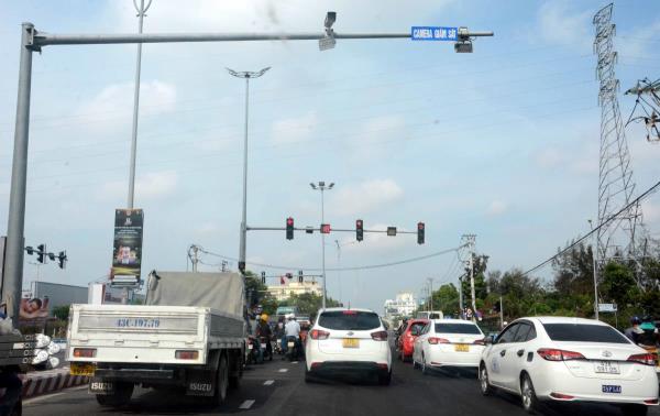 Bài 1: Người đi đường, tội phạm đều dè chừng mắt thần