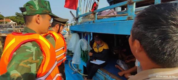 Tuần tra ngăn chặn, xử lý tàu cá vi phạm khai thác IUU