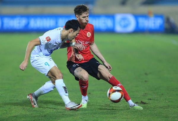 Vòng 16 V.League 2023-2024: Nóng không đều…