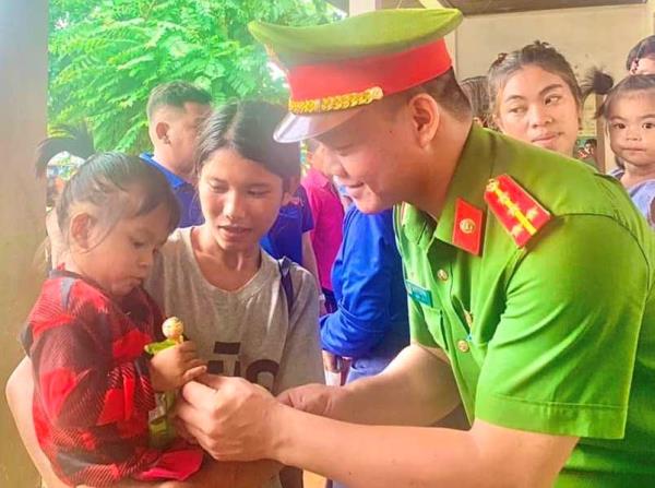 Đại úy Công an năng động, nhiệt huyết