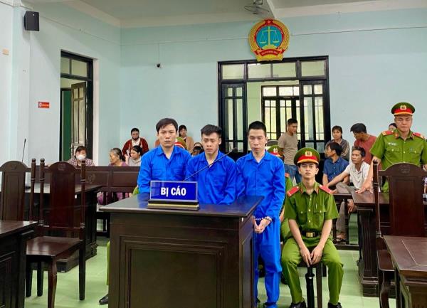 Xộ khám cả đám