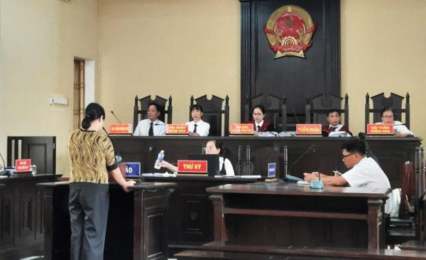 Nợ chồng chất, cò đất giở chiêu lừa đảo