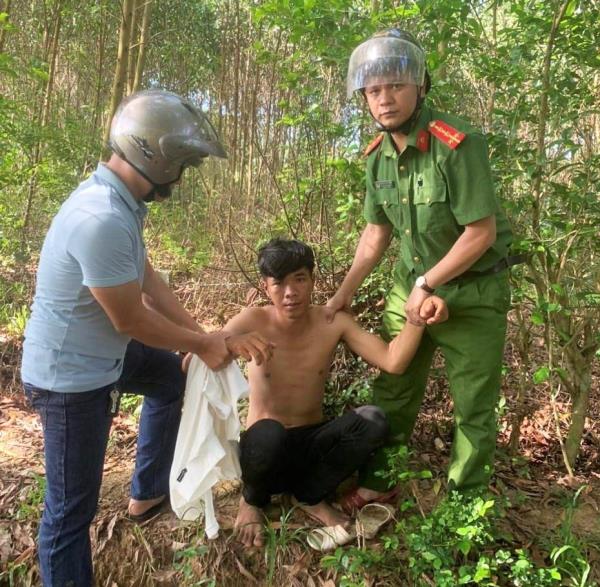 Lủi vào rừng vẫn không thoát