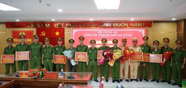 Liên tiếp lập công, nhiều đơn vị Công an được Chủ tịch thành phố Đà Nẵng khen thưởng