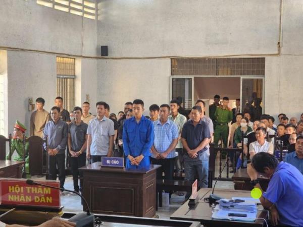 Tuyên án 14 bị cáo liên quan đến vụ phá rừng quy mô lớn tại xã Ya Tờ Mốt