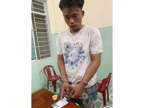 Ngáo đá phá nhà