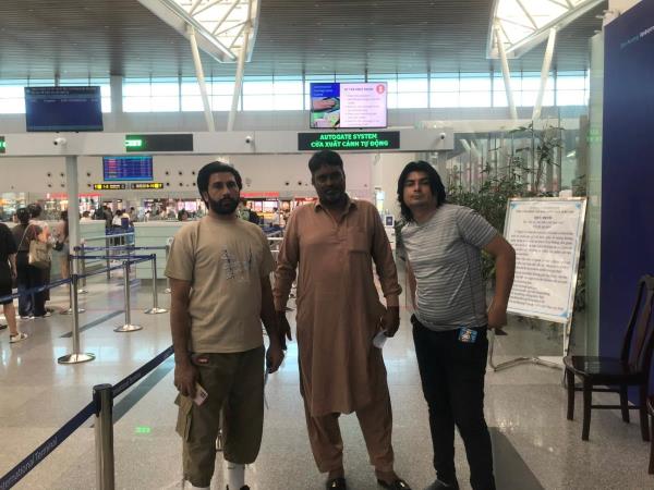 Trục xuất 3 người Pakistan có hành vi lừa đảo chiếm đoạt tài sản