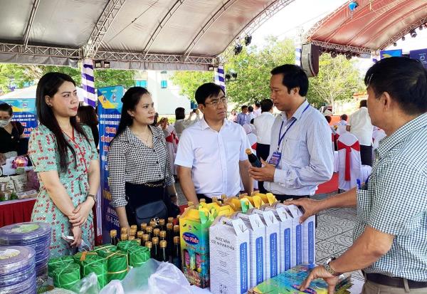 Khai mạc Hội nghị xúc tiến thương mại và phát triển XNK khu vực Miền Trung