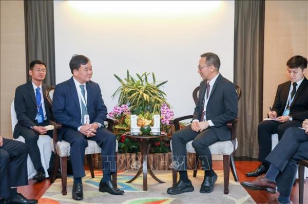 Việt Nam có nhiều cuộc gặp gỡ, tiếp xúc song phương