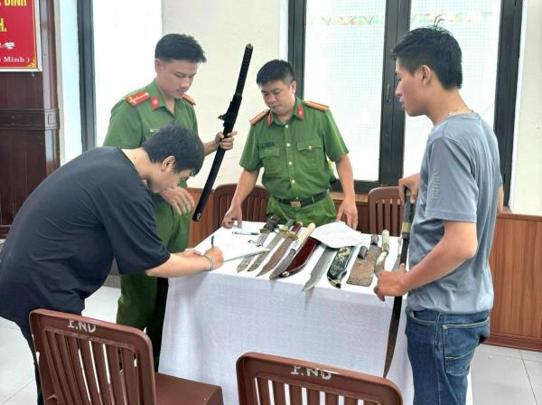 Tăng cường vận động thu hồi vũ khí, vật liệu nổ, công cụ hỗ trợ