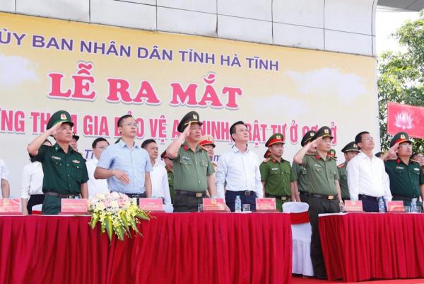 Hà Tĩnh ra mắt lực lượng tham gia nhiệm vụ bảo đảm an ninh trật tự tại cơ sở