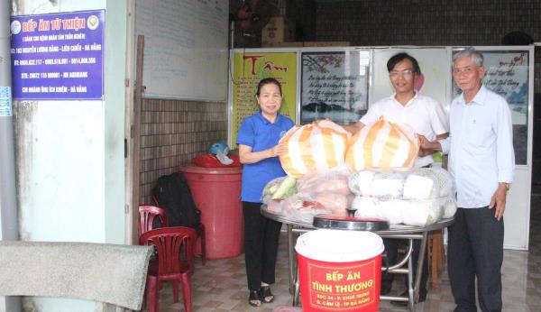 Phát miễn phí gần 1.000 suất ăn cho bệnh nhân tại Bệnh viện Ung bướu và Tâm thần Đà Nẵng