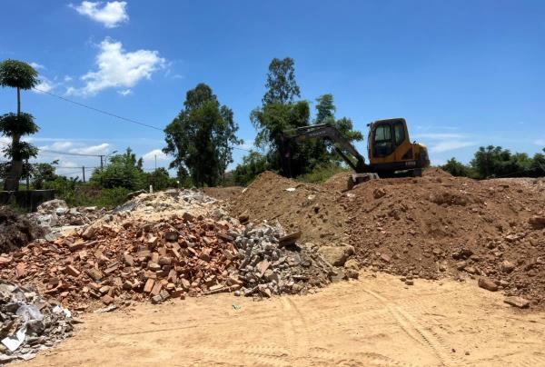 Khổ vì bãi thải không phép