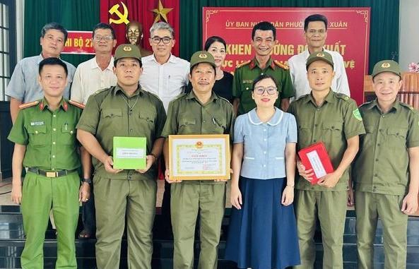 Khen thưởng lực lượng Bảo vệ ANTT ở cơ sở tham gia truy bắt tội phạm