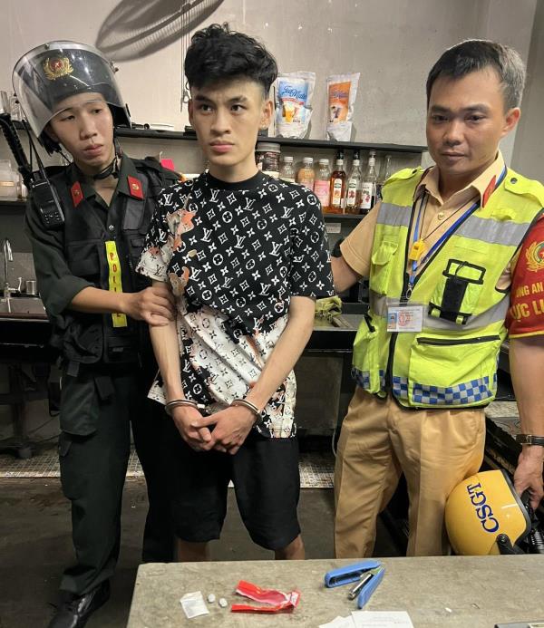 Lực lượng 911 phát hiện, bắt giữ tội phạm ma túy trên đường phố