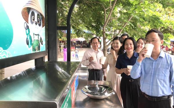 Vận hành nhiều trạm nhà chờ và máy cấp nước miễn phí tại các điểm du lịch ở Huế