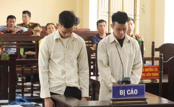 Y án 2 thanh niên tổ chức cho nhóm bạn chơi ma túy