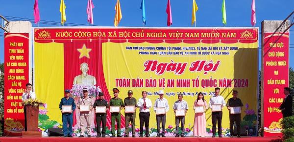 Náo nức Ngày hội toàn dân bảo vệ an ninh Tổ quốc ở Hòa Ninh