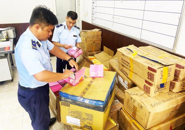 Phát hiện gần 1.800 bánh trung thu Trung Quốc nhập lậu