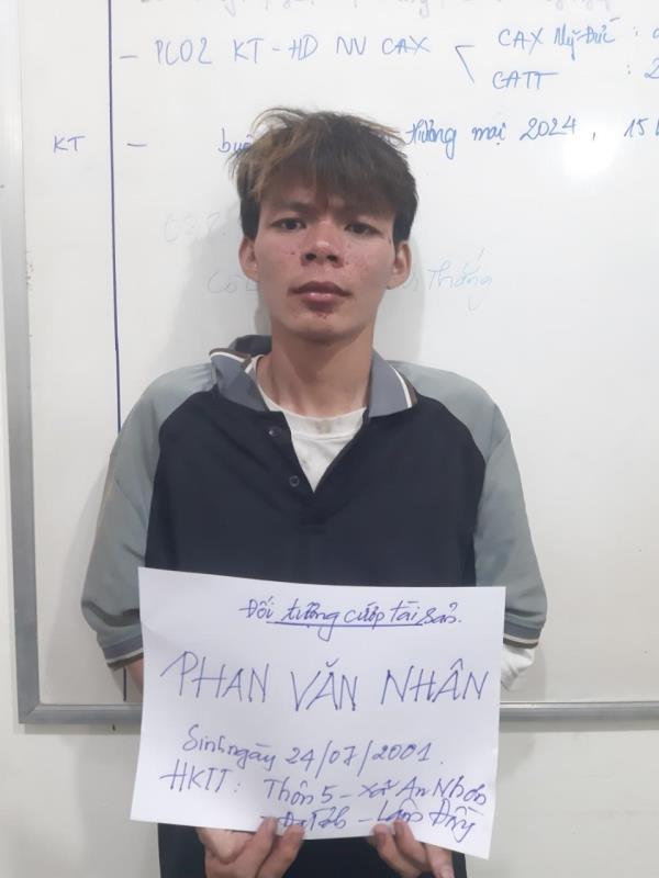 Nửa đêm đi cướp